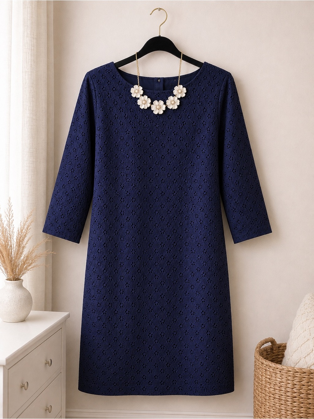 L.L.Bean Navy Eyelet Shift Dress Size 8 Embroidered Cotton Classic